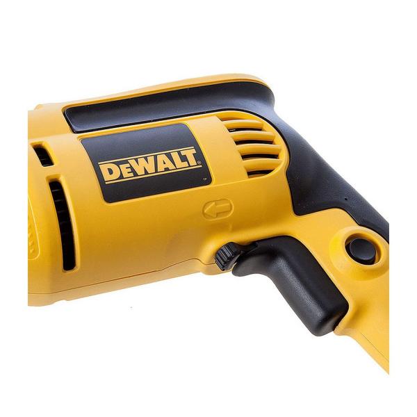 Ударна бормашина DeWALT DWD024 – 701 W, 8.6 Nm, 1 скорост, 13 мм патронник