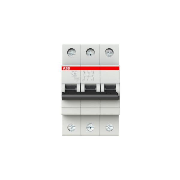 Автоматичен прекъсвач ABB SH203-C40 – 3 P, 40 A, 6 kA