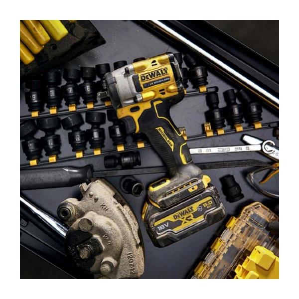 Акумулаторен ударен гайковерт с квадрат DeWALT DCF923N - 18 V, 406 Nm, 3/8 inch